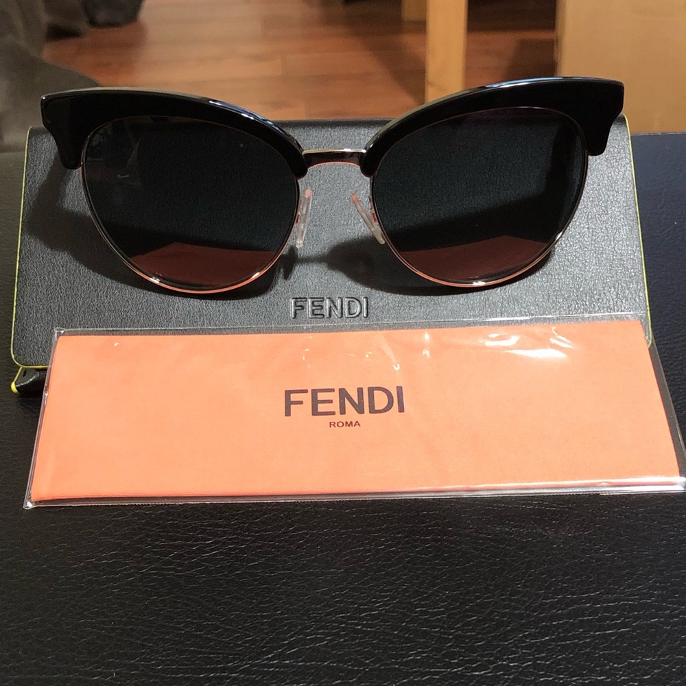 WOMENS FENDI CATEYE SUNGLASSES